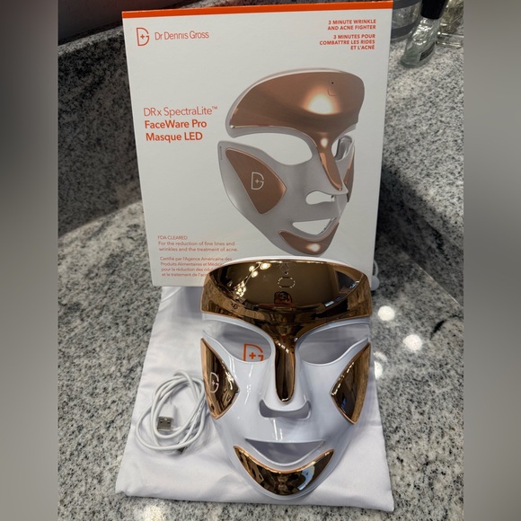 Dr. Dennis Gross DRx Spectralite FaceWare Pro LED Face Mask- like new!